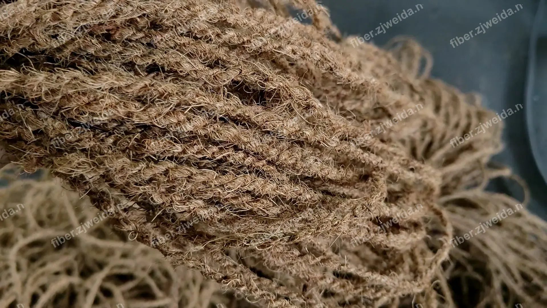 Short Fiber Two-Strand Rope Making Machine